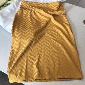 Lularoe Cassie skirt excellent condition. XS